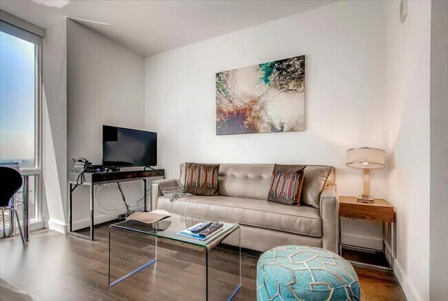 605 W 42nd St unit ID1029761P, New York, NY 10036 - photo 3