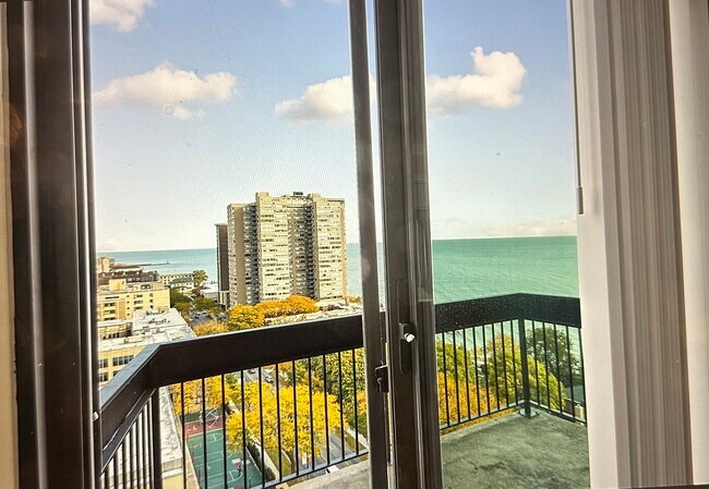 6166 N Sheridan Rd unit 20G, Chicago, IL 60660 - photo 3