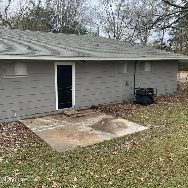 1144 McCluer Rd, Jackson, MS 39212 - photo 3