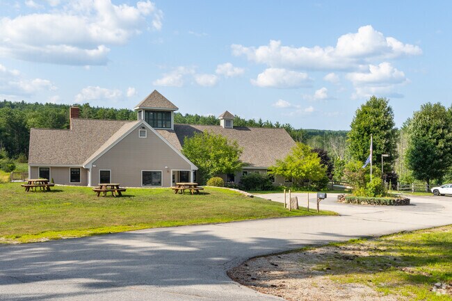 The Beech Hill School is a private school serving students in grades 6-8.