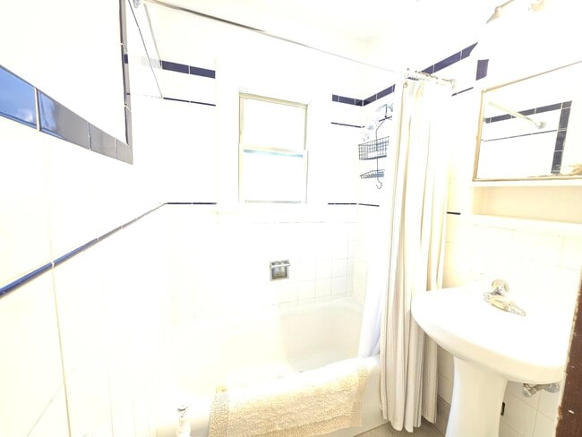 1913 Douglas St unit Edgewater Neighborho, Rockford, IL 61103 - photo 6