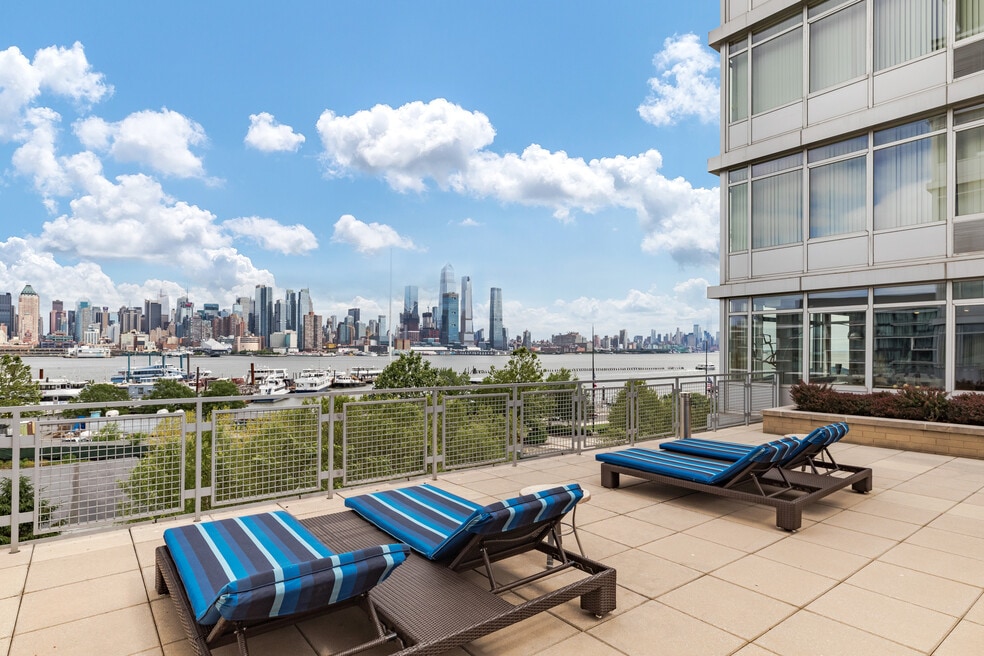 RiversEdge, Weehawken, NJ 07086 - photo 1