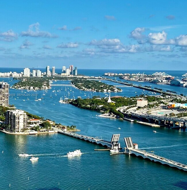 Aria on the Bay unit 12, Miami, FL 33132 - photo 2