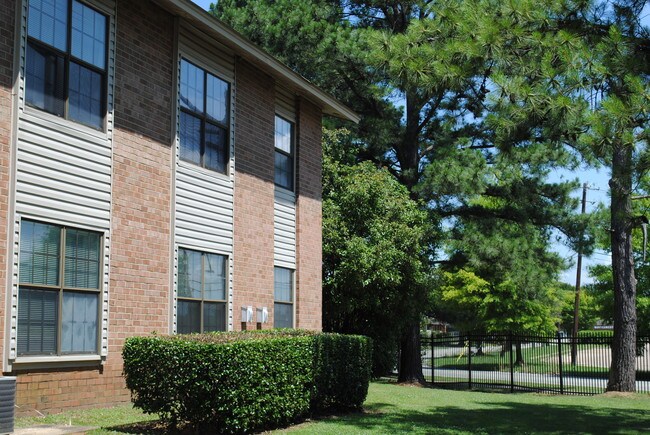 Magnolia Apartments, Montgomery, AL 36111 - photo 2