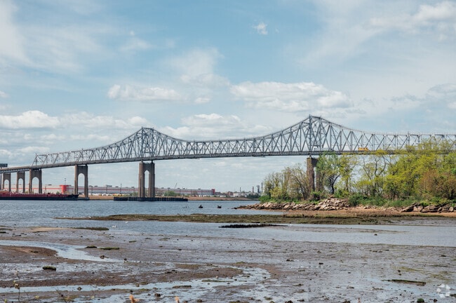 Outerbridge Crossing gives Charleston access to Garden State Parkway and New Jersey Turnpike.