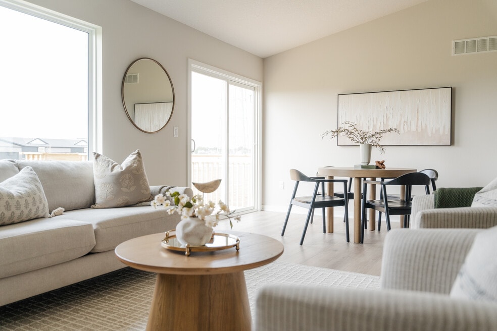 1225 Featherstone Ave NE unit 37636363, Bondurant, IA 50035 - photo 1