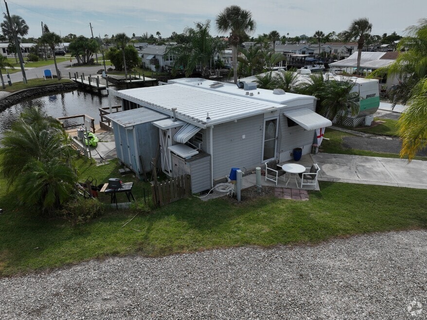 3701 Baynard Dr unit F-14, Punta Gorda, FL 33950 - photo 2