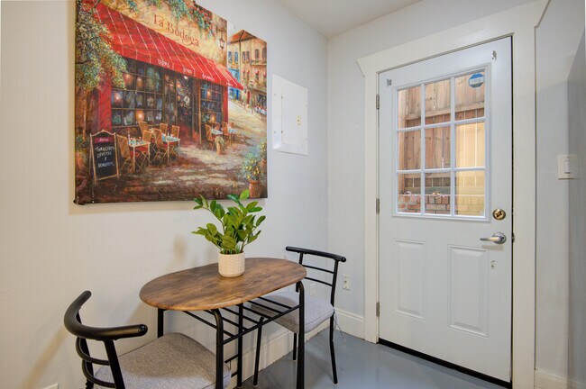 636 Chipley Ave unit 5, Charlotte, NC 28205 - photo 6