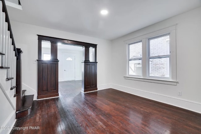 510 Brown St unit (510), Stroudsburg, PA 18360 - photo 5