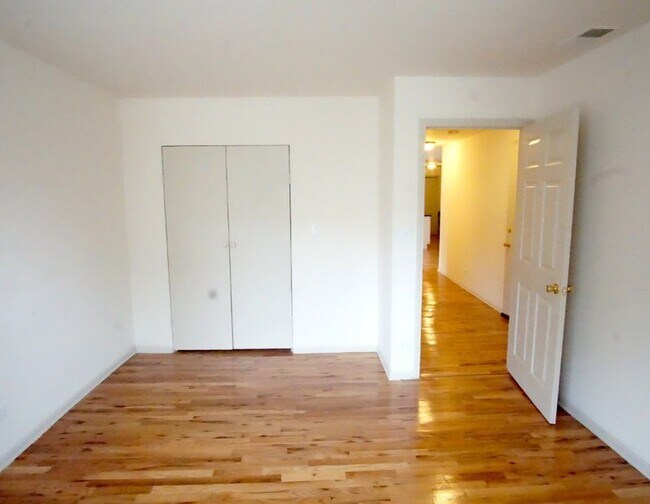 1311 W Leland Ave unit 4, Chicago, IL 60640 - photo 3