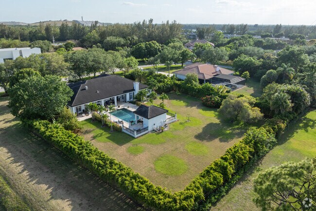 Homes in Steeplechase sit on very large lots.