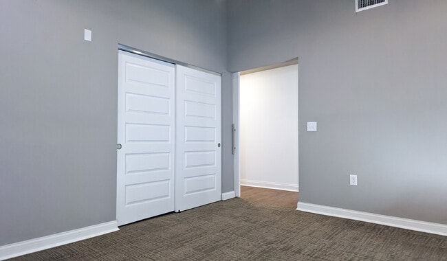 Depot Square Flats, Batesville, IN 47006 - photo 3