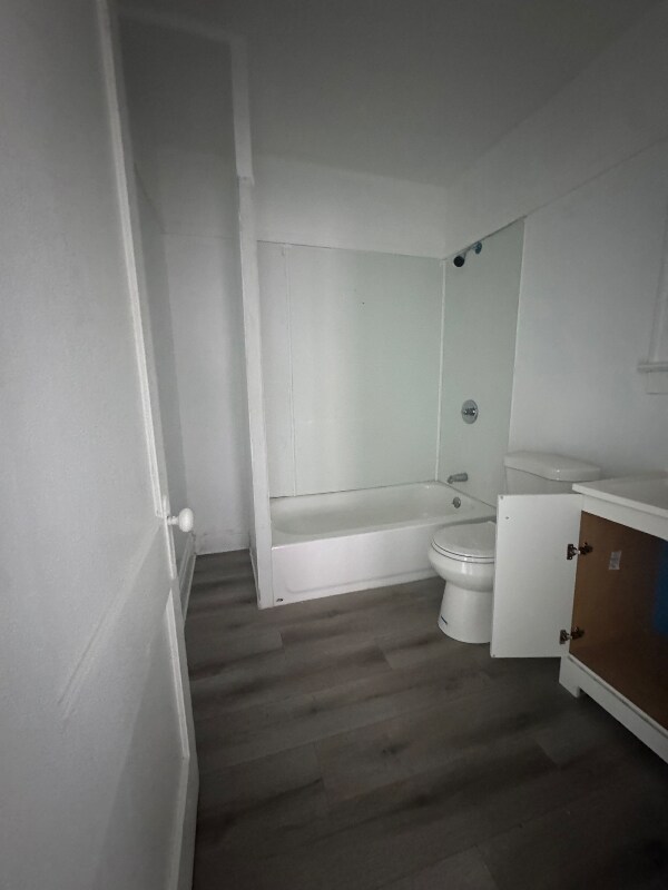 12202 Benham Ave unit Lower, Cleveland, OH 44105 - photo 5