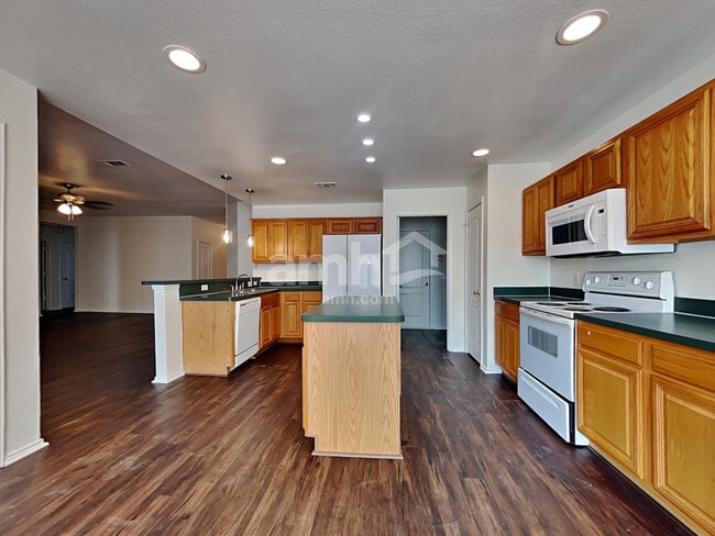 7307 Fossil Garden Dr, Arlington, TX 76002 - photo 3