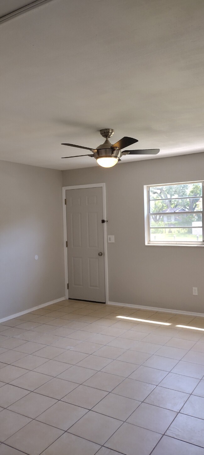 5301 E 18th Ave unit A, Tampa, FL 33619 - photo 4