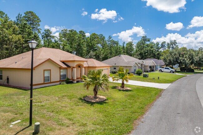 Oak Village at Sugarmill Woods is filled with beautiful contemporary style homes.