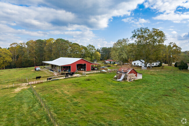 If you are looking for space and farmland, Mt. Zion has plenty.