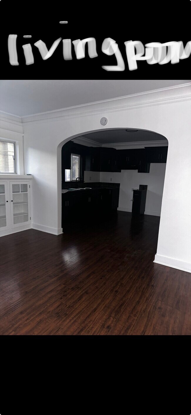 613 W 48th St, Los Angeles, CA 90037
