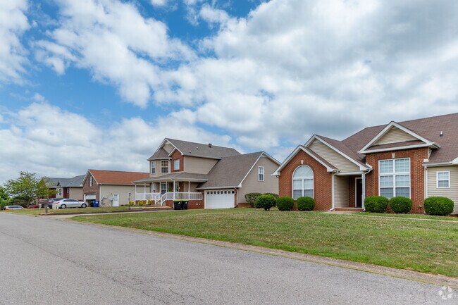 Apple Hollow residents live on quiet streets in Clarksville.