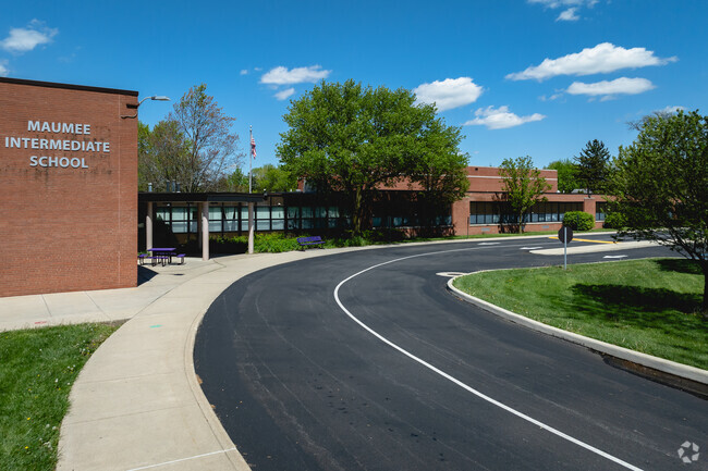 Maumee Intermediate School welcomes all.