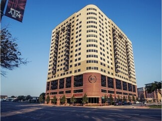 717 University Dr, College Station, TX 77840