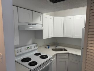 2763 Woodgate Ln, Sarasota, FL 34231
