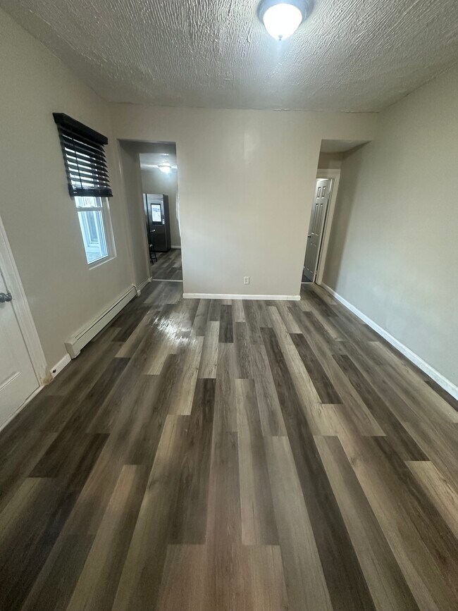 218 N 5th St unit 2, Allentown, PA 18102 - photo 3