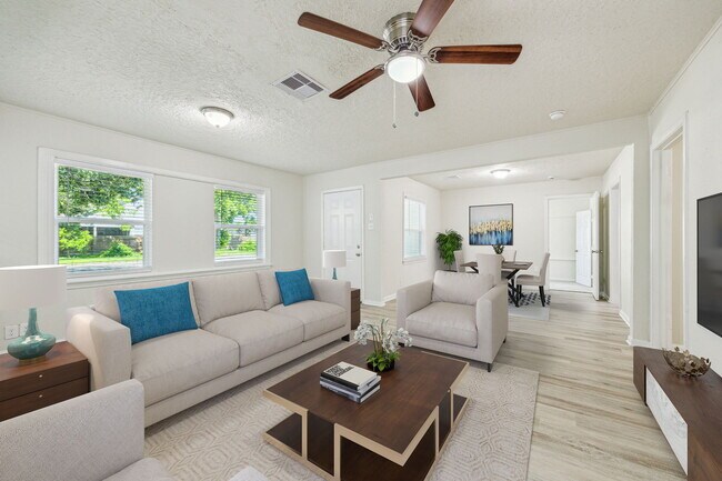 2511 Evergreen Dr, Houston, TX 77087 - photo 7