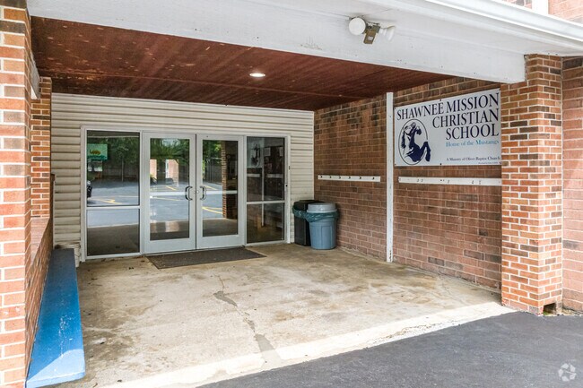 This is the entrance of Shawnee Mission Christian School.