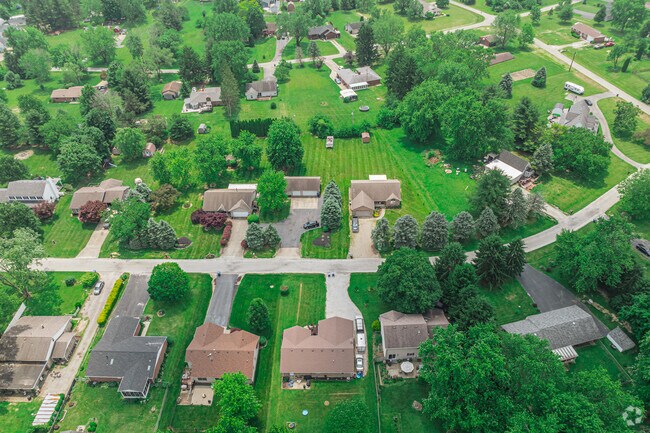 Whether used as a year-round residence or a weekend getaway, Lake Lakengren offers a blend of relaxation and recreation.