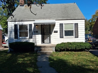 20269 Elkhart St, Harper Woods, MI 48225