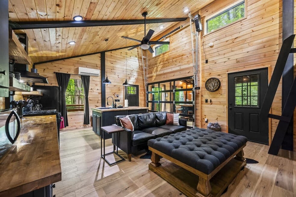 4949 Ledford Rd unit ID1051743P, Cosby, TN 37722 - photo 1