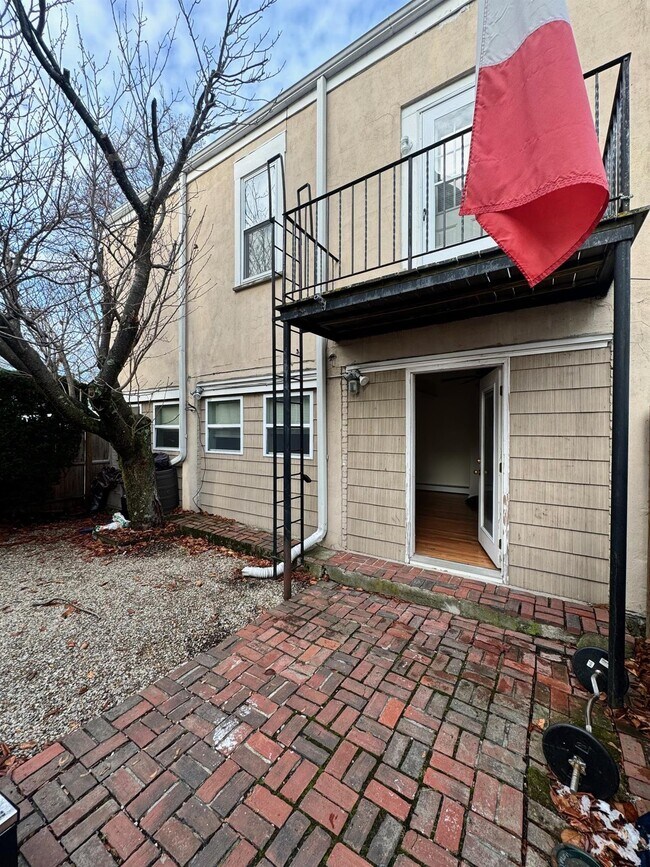 205B Highland Ave Unit 1, Somerville, MA 02143
