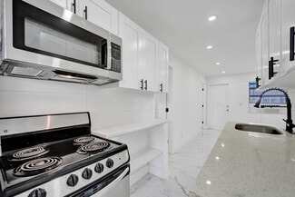 5740 Mayo St, Hollywood, FL 33023