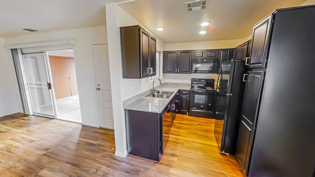 Crystal Cove, Las Vegas, NV 89117 - photo 3