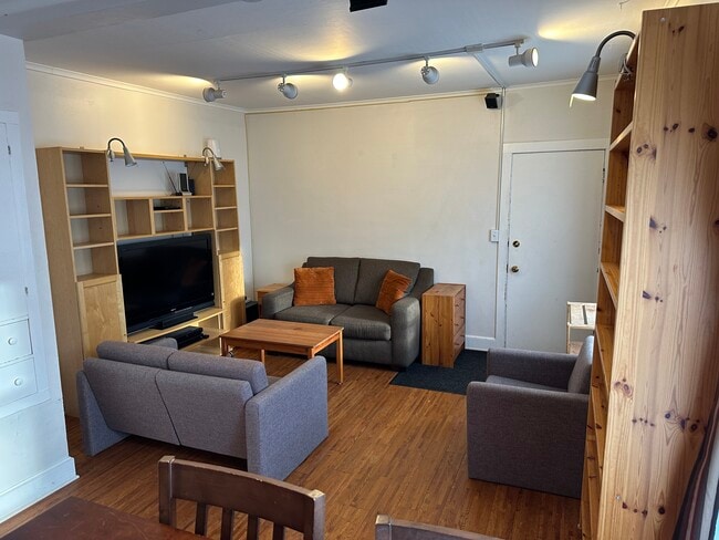 624 N 2nd Ave W unit 1 downstairs, Duluth, MN 55806 - photo 7