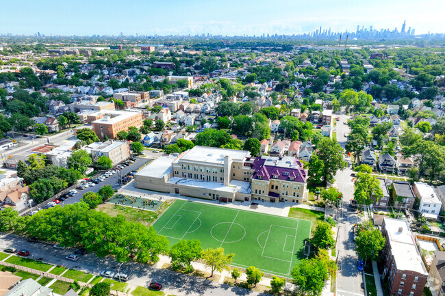 Overview of Howe School of Excellence in the Austin neighborhood.