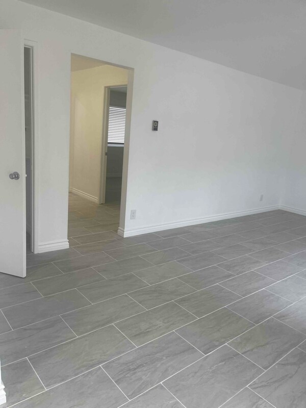 16881 Sims Ln, Huntington Beach, CA 92649 - photo 3