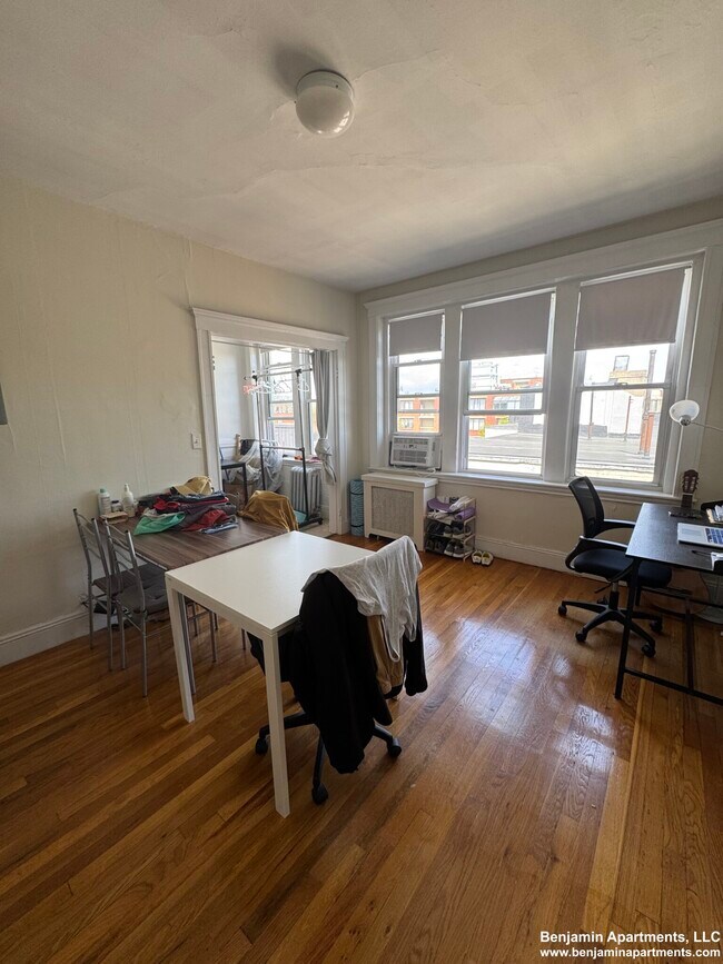 90 Brainerd Rd Unit 17, Boston, MA 02134