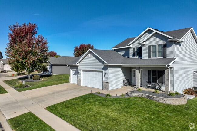 You'll fins a variety of home styles in the Lincolnshire-Arbor Glen neighborhood.