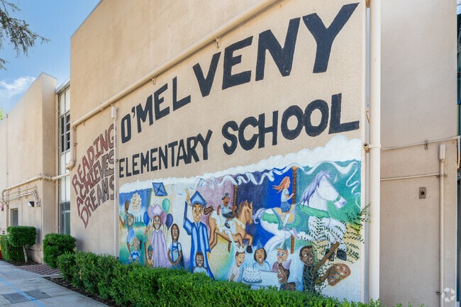 O'Melveny Elementary School in San Fernando earns a B from Niche.