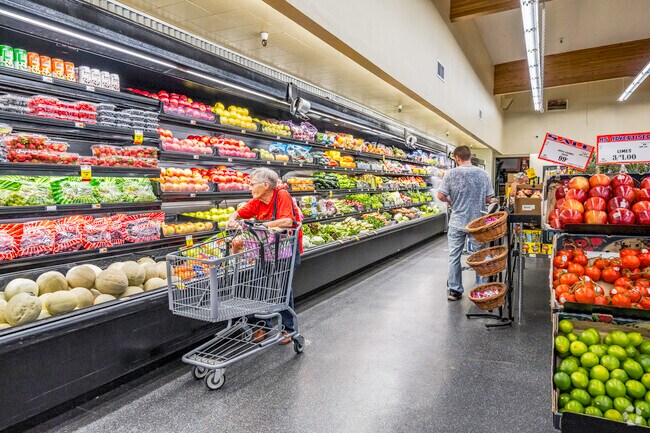 Farmers Market Place has the freshest produce near Mountain Gate.