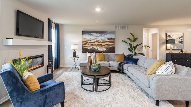 17049 Craig St, Bennington, NE 68007 - photo 7