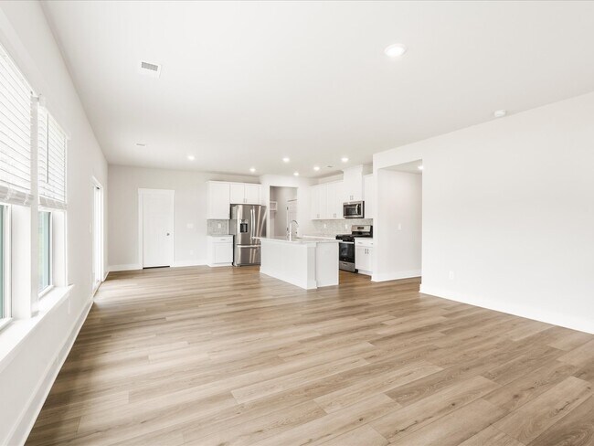 801 Treeline Rd, Moore, SC 29369 - photo 4