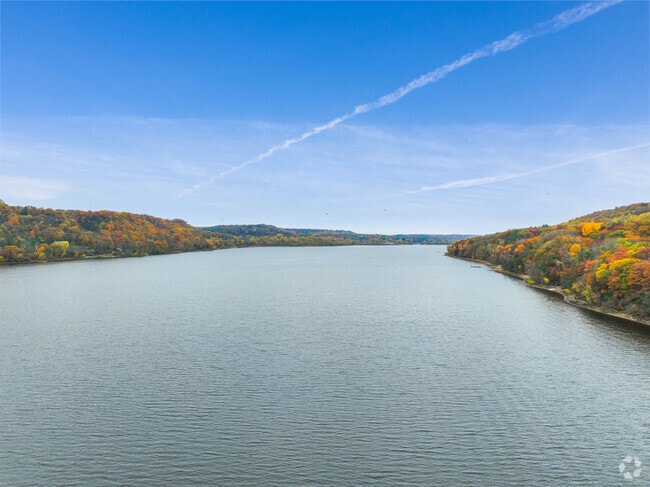 The Saint Croix River is what distinguishes neighborly states MN and WI from one another.