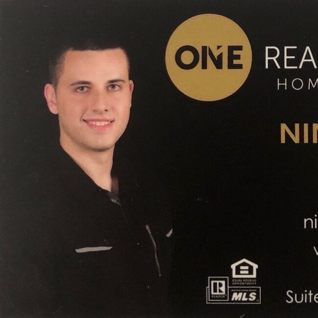 Agent Photo