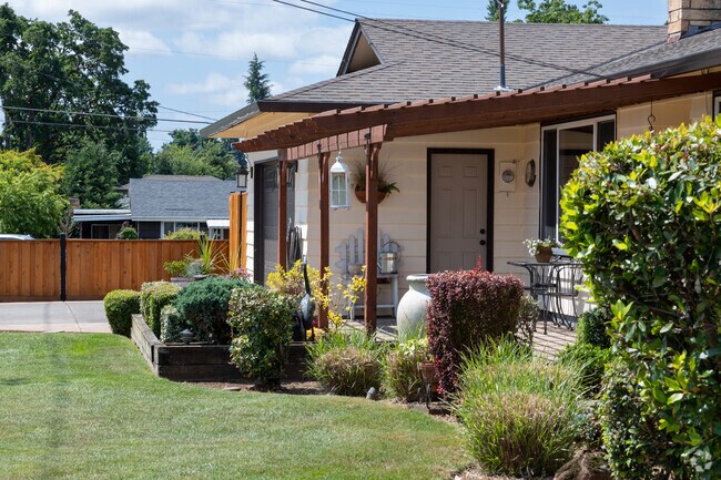 Tidy landscaping brightens up homes on Canemah Road in Rivercrest.