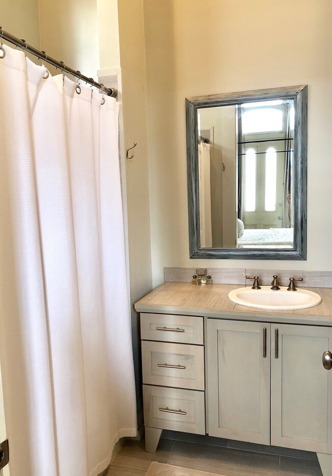 1305 Peniston St unit 1305, New Orleans, LA 70115 - photo 6