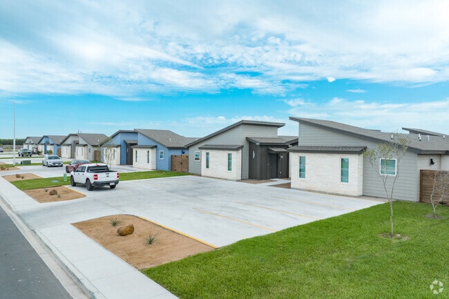 Heron’s Landing, Weslaco, TX 78599 - photo 3