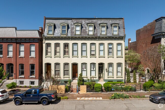 Stately apartments buildings sit on every street corner in Lafayette Square.